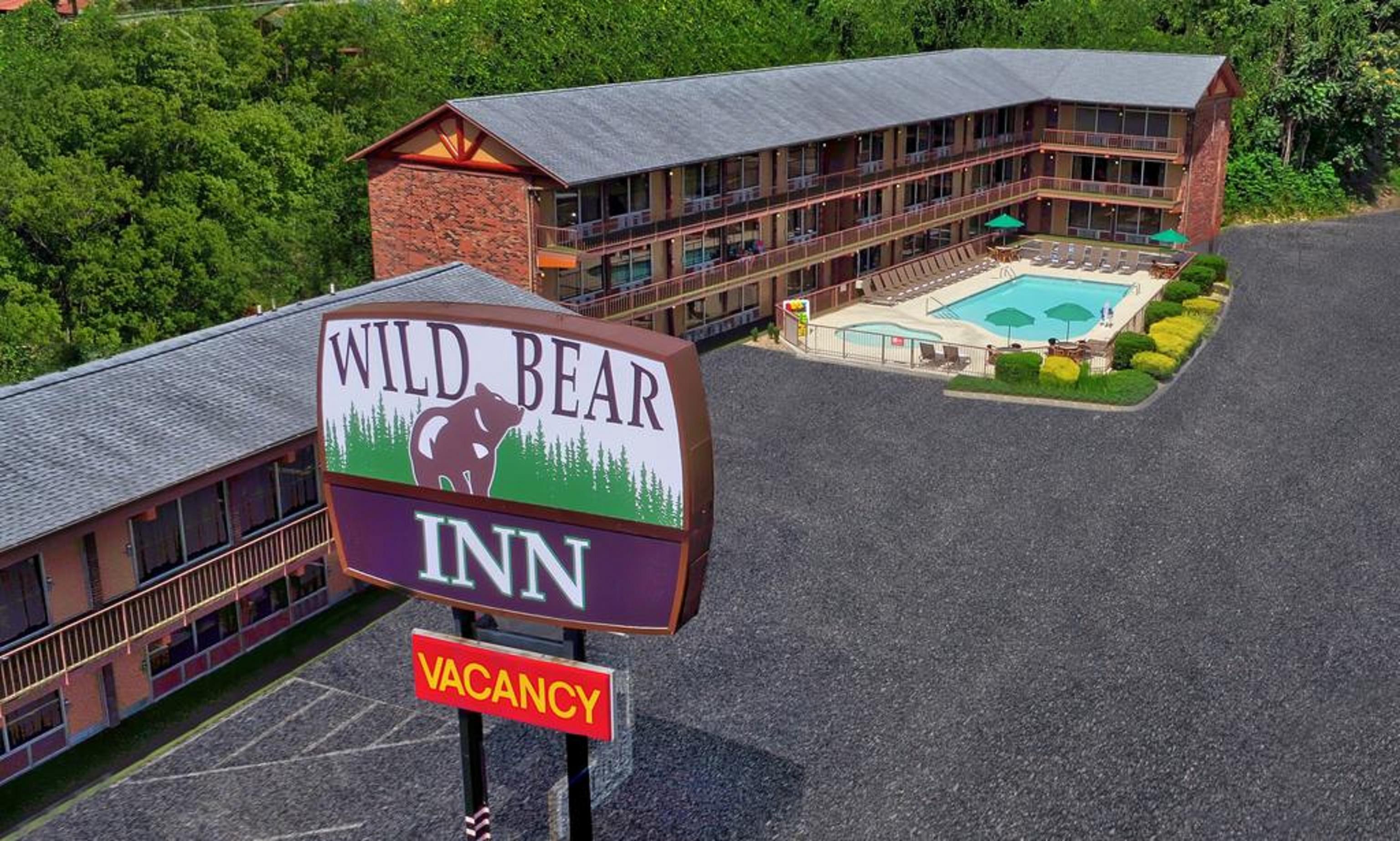 Wild Bear Inn Pigeon Forge Exterior photo